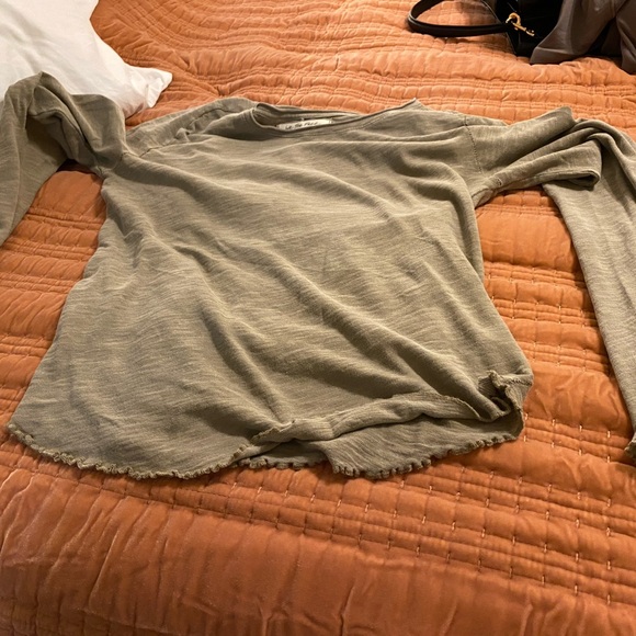 Free People- We the Free long sleeve Tee Shirt - Picture 4 of 4